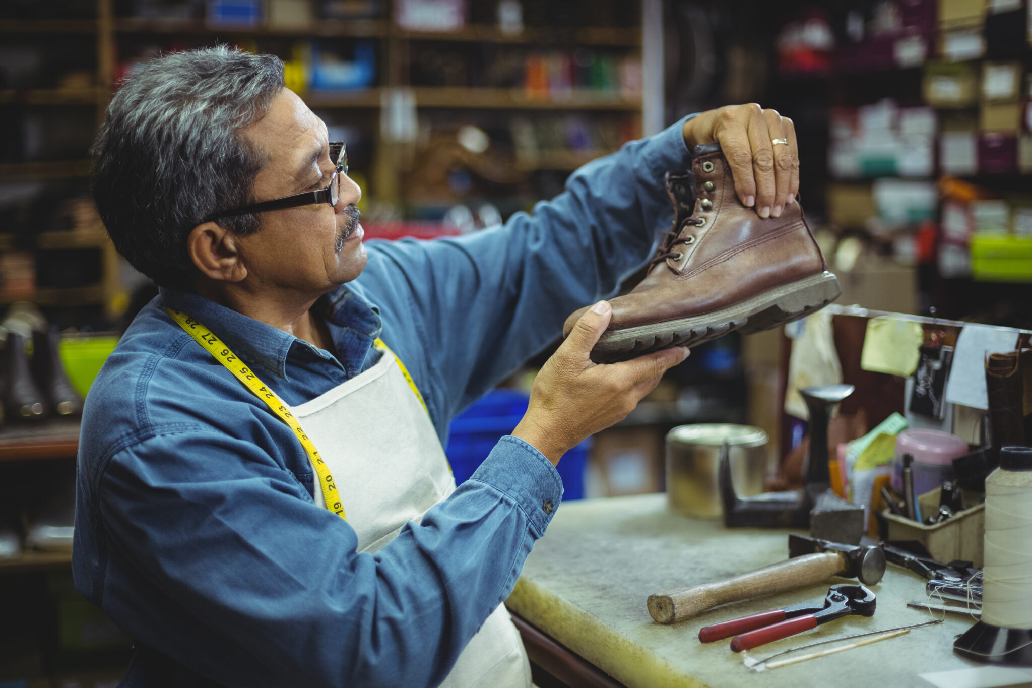 Réparer une semelle épaisse de bottes