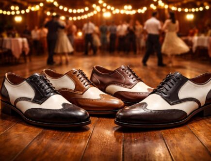 découvrez notre sélection de chaussures guinguette bicolores pour homme, parfaites pour danser et profiter des bals avec style et confort.