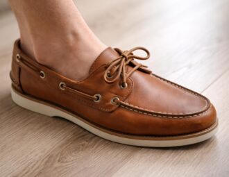 découvrez quelles chaussettes porter avec des chaussures bateau pour un look discret et élégant, sans que vos chaussettes ne soient visibles.