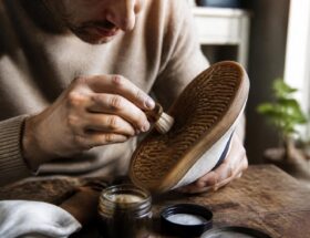 découvrez nos astuces de pro pour entretenir durablement votre semelle en gomme naturelle et préserver son apparence et sa performance.