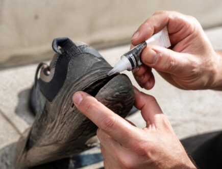 découvrez si et comment réparer une semelle déchirée sur vos chaussures decathlon pour prolonger leur durée de vie et économiser sur vos achats.