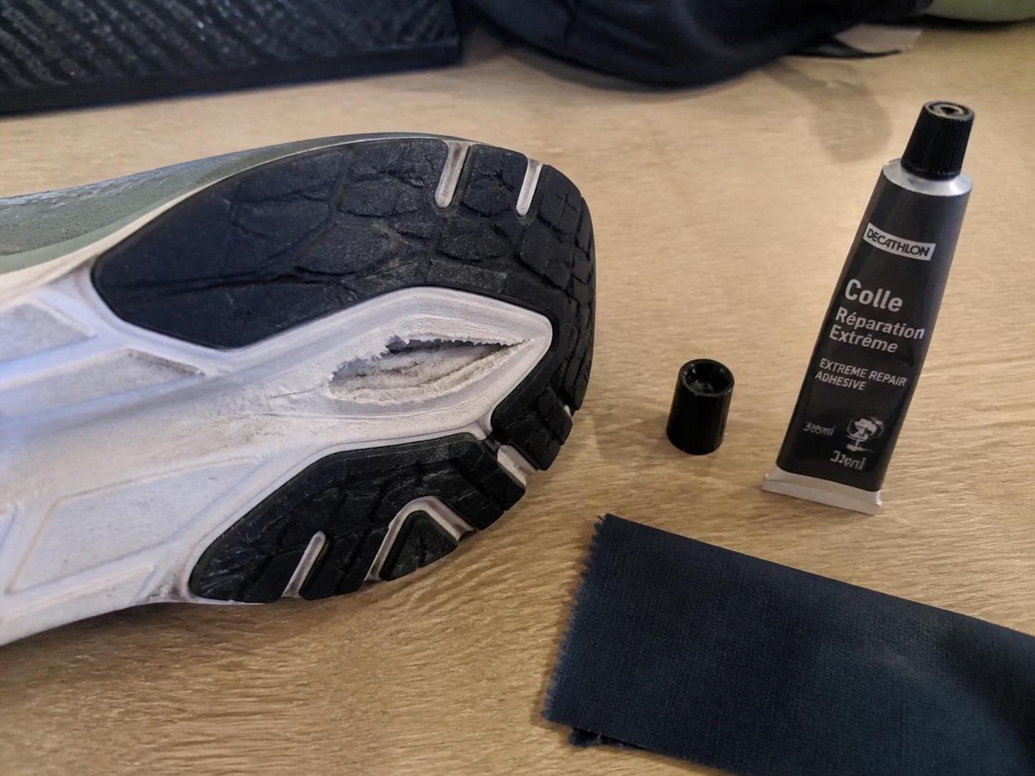 découvrez si et comment réparer une semelle déchirée sur vos chaussures decathlon pour prolonger leur durée de vie et économiser.
