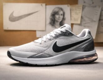 découvrez l'histoire fascinante du célèbre swoosh, le logo iconique de nike, et son impact sur les chaussures de sport à travers les décennies.