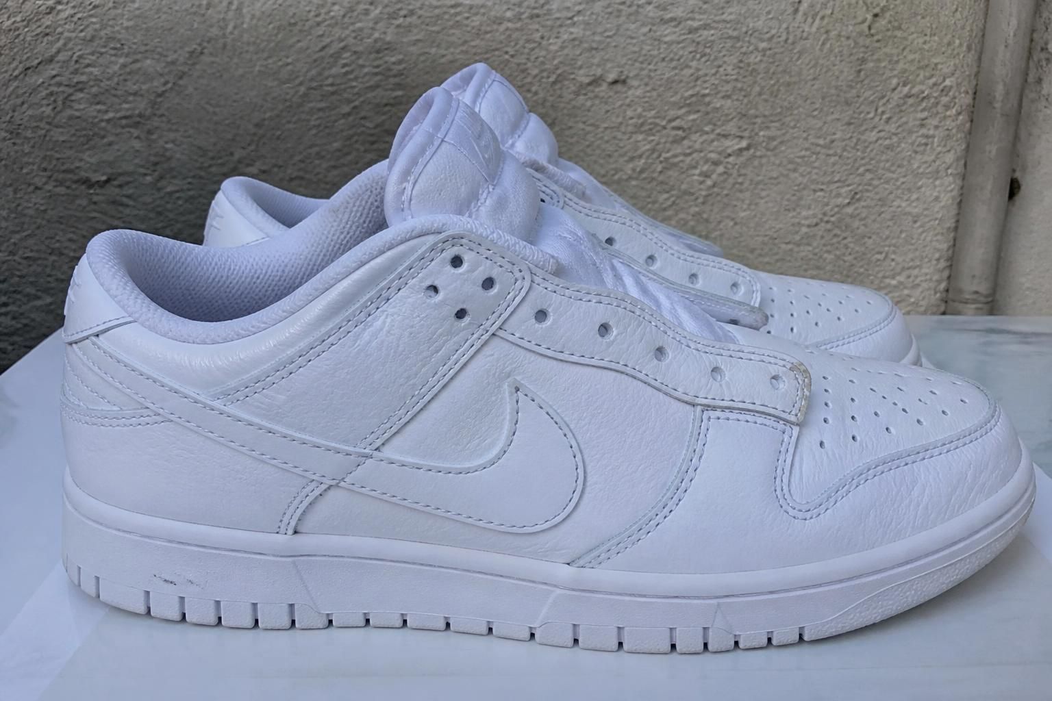 découvrez si vous pouvez repeindre une paire de nike dunk et comment le faire correctement pour personnaliser vos sneakers sans les abîmer.